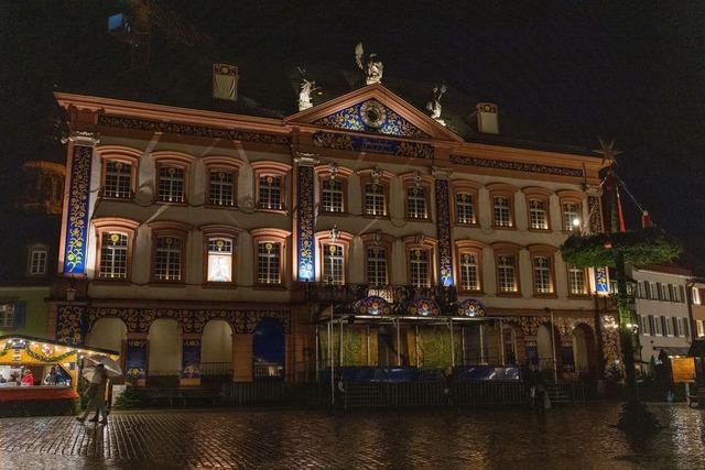 Weltgrtes Adventskalenderhaus ffnet erstes Fenster