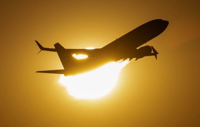 Mehr Flugreisende als im Vorjahressomm... ist noch nicht erreicht. (Symbolbild)  | Foto: Boris Roessler/dpa
