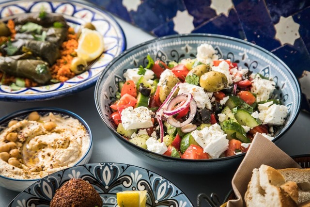 Eine gute Ernhrung bei Bluthochdruck ist ausgewogen und mglichst salzarm.  | Foto: Christin Klose (dpa)