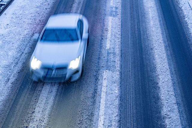 In Lahr und Ettenheim kam es zu Unfllen mit hohem Sachschaden.  | Foto: Armin Weigel (dpa)