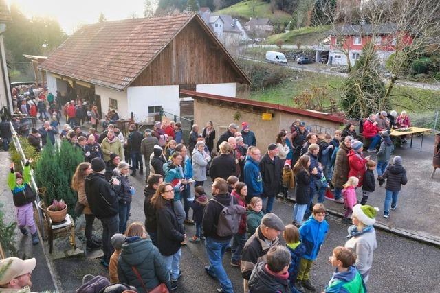 Malsburger Wlder-Zauber verzeichnet groen Zulauf, Schulchor und neue Marktstnde kommen besondern gut an