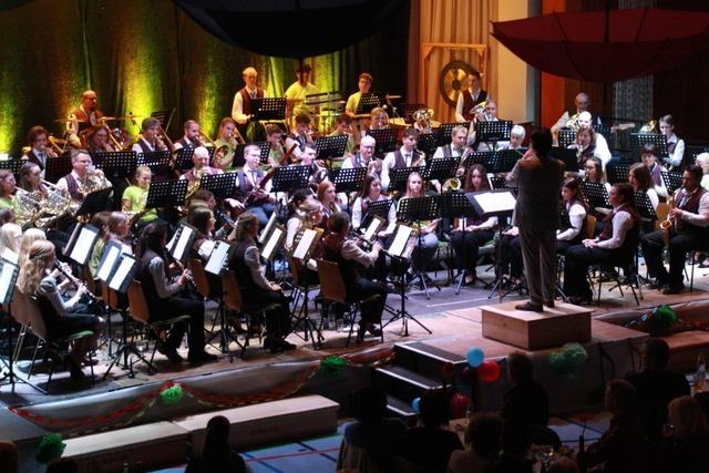 Musikverein Bahlingen findet Stcke zu Farben und zeigt Klangflle