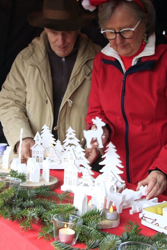 Der Weihnachtsmarkt beim Schlssle in Heiligenzell lockte viele Besucher an.  | Foto: Heidi Fssel