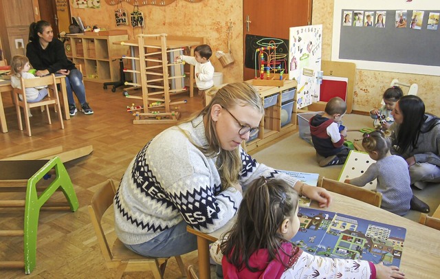 Aus dem Alltag der &#8222;Rasselbande&...vorne) und Marcelina Opieka ( rechts).  | Foto: Kindergarten St.Bernhard