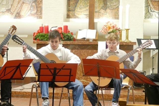 Freude an der Musik eint alle beim Adventskonzert der Rheinfelder Musikschule