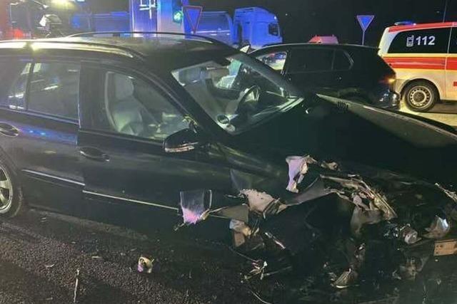 Unfall mit vier Pkw bei der Auffahrt Lrrach-Mitte auf die Autobahn