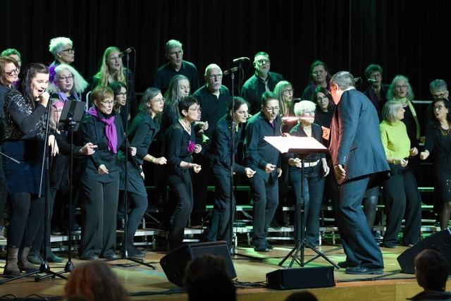 Pure Lebensfreude beim Konzert des Jazzchors Offenburg im Schillersaal