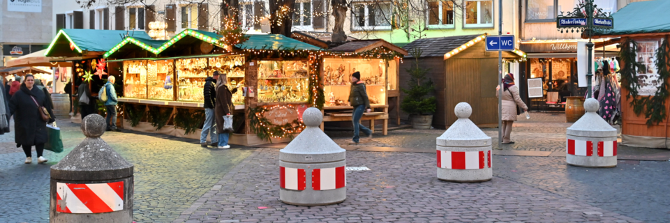 Freiburgs Weihnachtsmarkt hat vier ungesicherte Zufahrten - trotz neuer Betonpoller