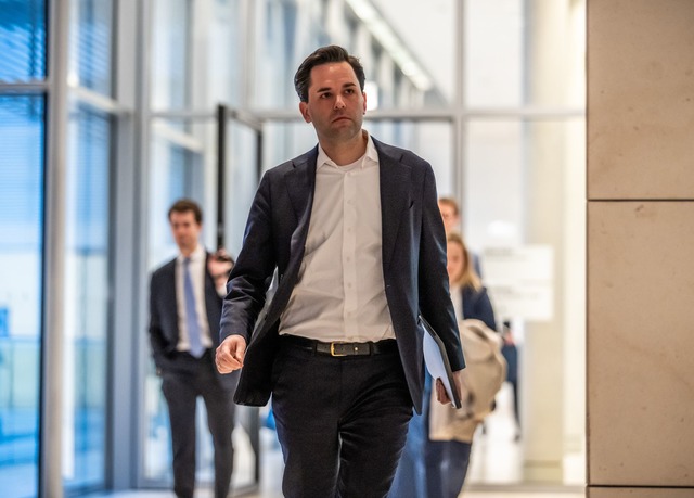 Der JU-Vorsitzende Johannes Winkel geh...leuten der Jungen Gruppe. (Archivbild)  | Foto: Michael Kappeler/dpa