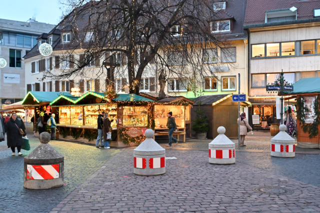 Freiburgs Weihnachtsmarkt hat vier ungesicherte Zufahrten - trotz weiterer Betonpoller