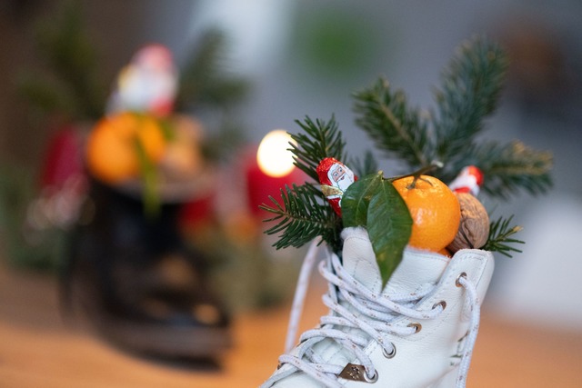 Jeder dritte Verbraucher in Deutschland plant zum Nikolaustag Eink&auml;ufe.  | Foto: Marijan Murat/dpa