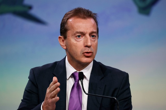 Airbus-Chef Faury entschuldigt sich. (Archivbild)  | Foto: Fred Scheiber/AP/dpa