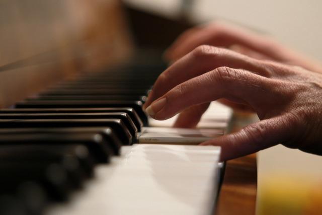 Ein Klavier, ein Klavier: Silke Tebel-Haas' Kurzgeschichten um ein magisches Instrument