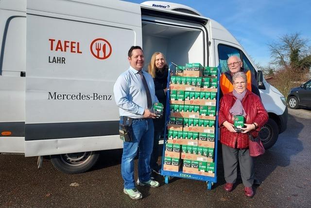 Anita Rinklef spendet 550 Pckchen Kaffee fr Bedrftige der Lahrer Tafel