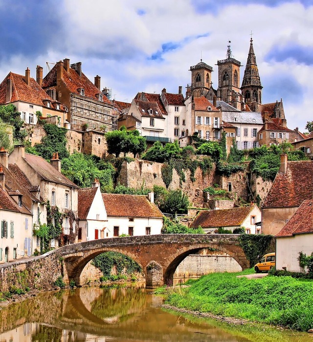 Traumhafter Ort: Semur en Auxois landete auf dem dritten Platz. | Foto: IMAGO/Depositphotos Traumhafter Ort: Semur en Auxois landete auf dem dritten Platz. | Foto: IMAGO/Depositphotos