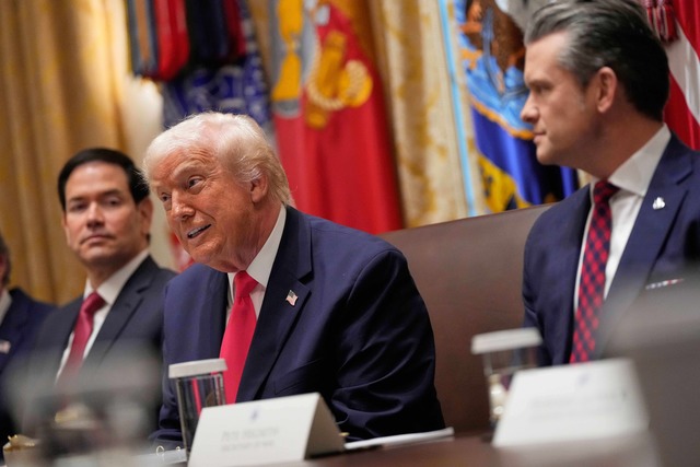 Trump sagt, nicht nur Venezuela k&ouml;nne angegriffen werden.  | Foto: Julia Demaree Nikhinson/AP/dpa