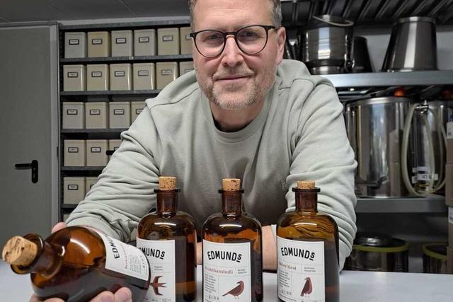 Leidenschaft f�r Lik�r: Apotheker Martin Kullmer aus B�tzingen stellt Spirituosen in der Tradition von Opa Edmund her