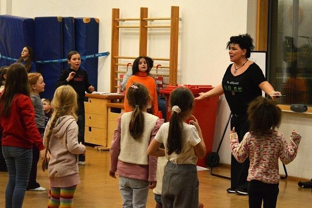 Carina Ziegler bereitet mit 59 Kindern zwei Musicalauffhrungen vor