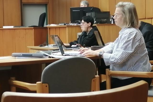 Landgericht Offenburg: Angeklagte sollen geistig eingeschrnkte Frau zur Prostitution gezwungen haben