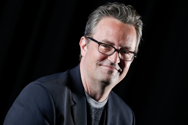 Matthew Perry wurde am 28. Oktober 202... in Los Angeles gefunden. (Archivbild)  | Foto: Brian Ach/AP/dpa