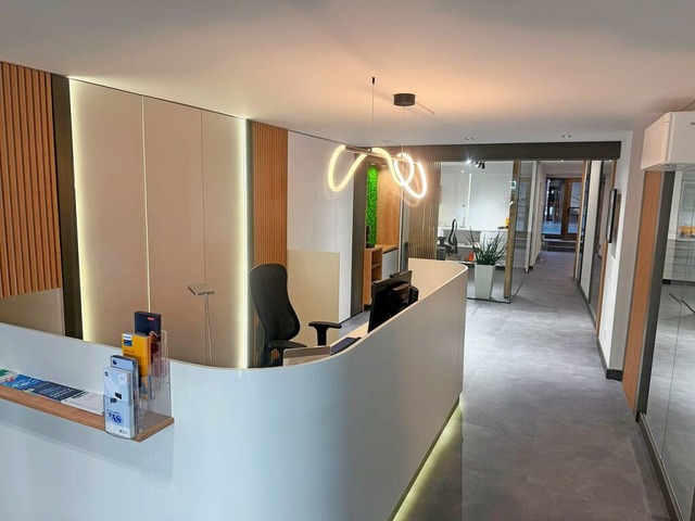 Moderner Willkommensbereich der neuen Rume in der Lange Strae 35 in Waldkirch  | Foto: Audeplus