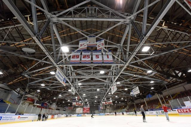 Pro&Contra: Soll der Steuerzahler fr die Freiburger Eishalle bezahlen?