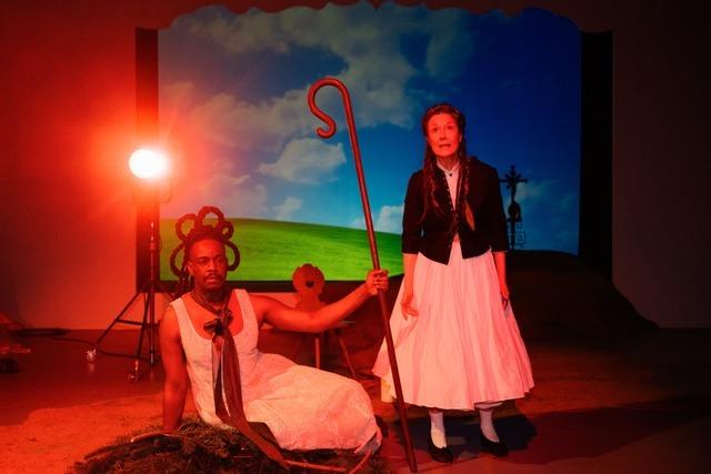 Sind wir nicht alle ein bisschen Heidi? Das Theater Freiburg hinterfragt den Kinderbuchklassiker