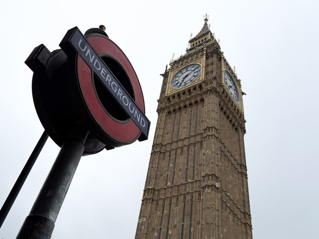 Mit dem Zug ohne Umstieg nach London? ...030er Jahre starten soll. (Archivbild)  | Foto: Julia Kilian/dpa