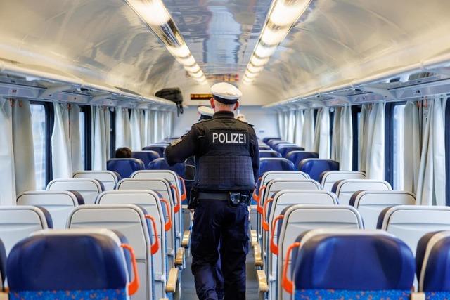 Zoll erwischt gesuchten Mann in Mllheim