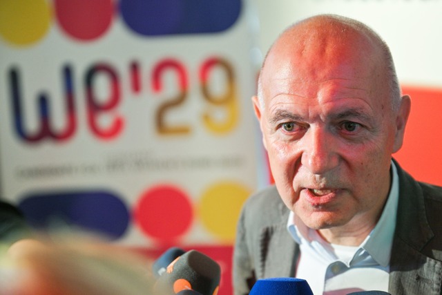 Pr&auml;sident Bernd Neuendorf und der DFB geraten unter Druck. Archivbild)  | Foto: Sebastian Gollnow/dpa