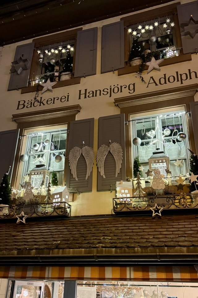 Weihnachtliche Dekoration in der Innen... &#8211; hier bei der Bckerei Adolph.  | Foto: Stadt Schopfheim