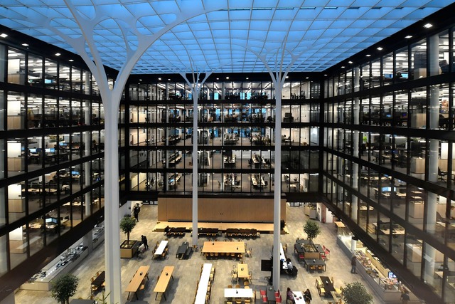 Amazon hat eine neue Deutschlandzentrale in M&uuml;nchen er&ouml;ffnet  | Foto: -/Amazon/dpa