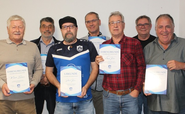 Die Geehrten des TuS Mahlberg (von lin...orstand Verwaltung, und Hartmut Mller  | Foto: TuS Mahlberg