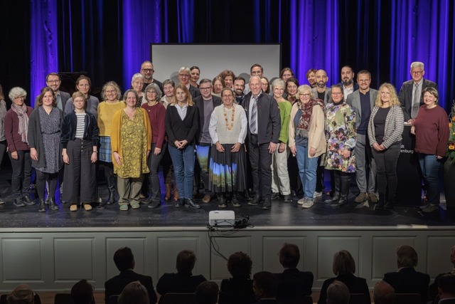 Bei der Stifterversammlung im Salmen m...nstigten Organisationen und Projekte.  | Foto: Andreas Wenck/Stadt Offenburg