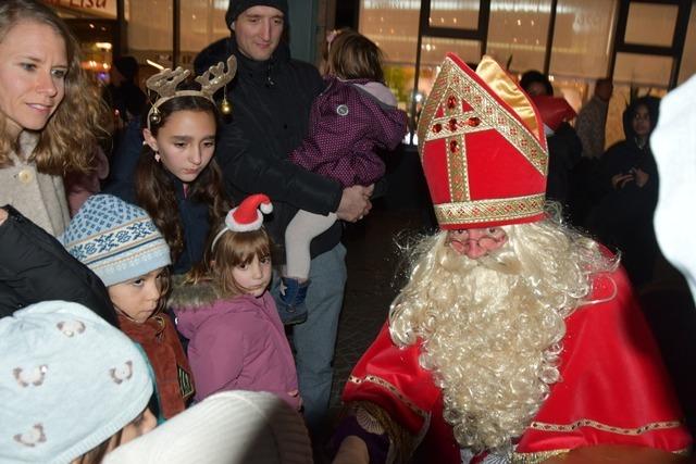 Der Lrracher Weihnachtsmarkt ist erffnet