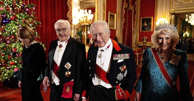 Bankett in Windsor: Elke Bdenbender (...sowie Knig Charles mit Queen Camilla.  | Foto: IMAGO/Avalon.red