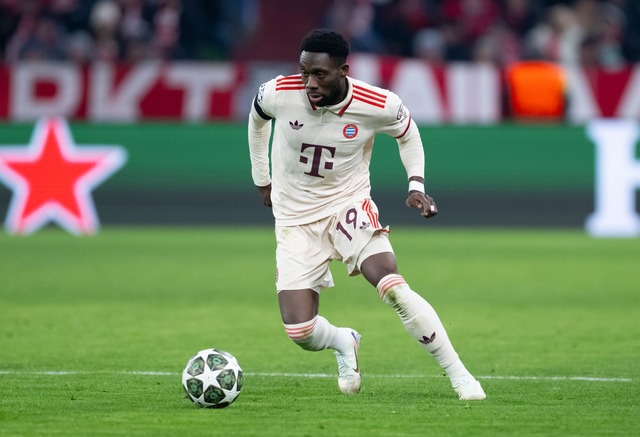 Bald wieder beim FC Bayern zur&uuml;ck: Alphonso Davies. (Archivbild)  | Foto: Sven Hoppe/dpa