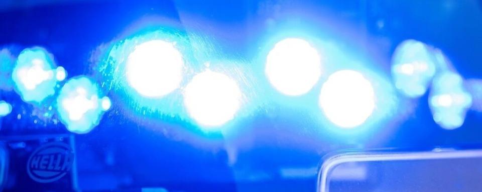 Einbrecher beschdigen Wohnungstre in Grenzach und durchwhlen Schlafzimmer