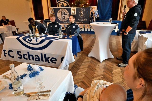 Schalke 04-Kader wird in Simonswald empfangen
