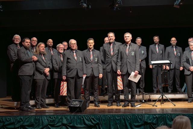 Der Elzacher Mnnerchor zeigt sich im Herbstkonzert nicht nur stimmlich stark