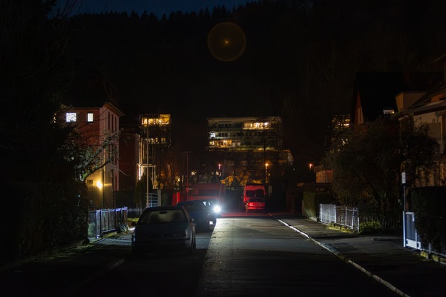 Die Hand nicht vor Augen: Dunkle Strae am Donnerstagabend in Waldkirch.  | Foto: Patrik Mller