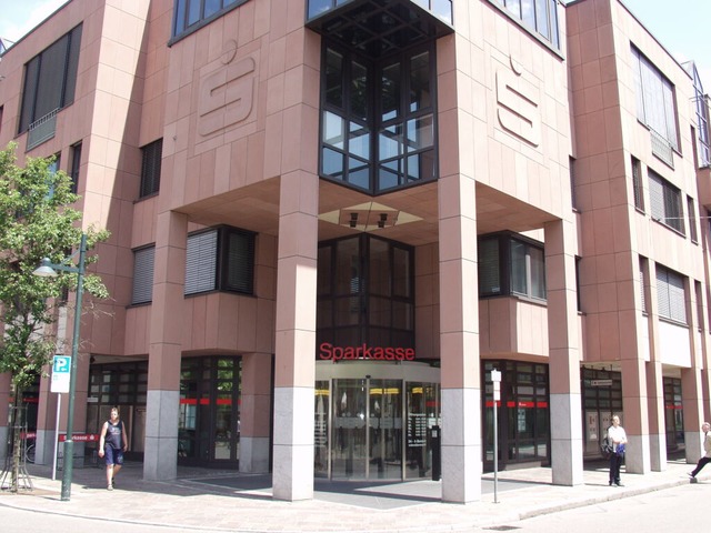 Die Hauptstelle der Sparkasse Lrrach-Rheinfelden  | Foto: Horst Donner