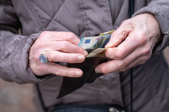 Blickpunkt Rente: Wie viel mehr oder w...heidet sich im Bundestag. (Symbolbild)  | Foto: Sina Schuldt/dpa
