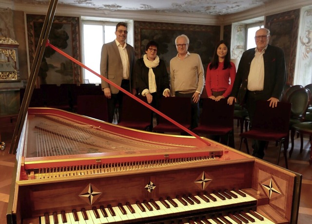 Guido Nothhelfer, Susanne Berkemer, Jo...ann Lanz (von links) mit neuen Sthlen  | Foto: Andrea Drescher