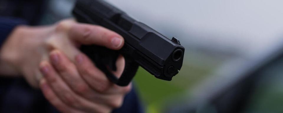 Polizei schiet in Gundelfingen auf Mann, der in einem Treppenhaus randaliert haben soll