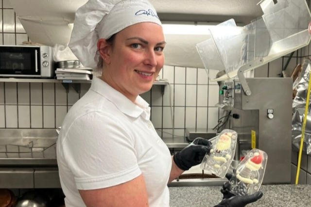 So werden in Staufen Schoko-Nikoluse produziert