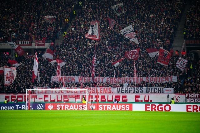 Ultras protestieren im Stadion des SC Freiburg gegen Sponsor Europa-Park
