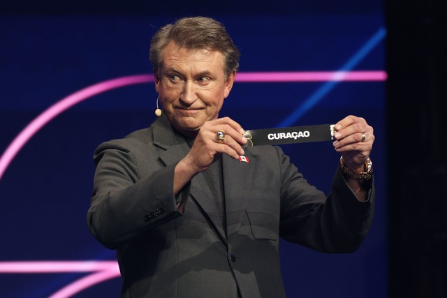Das deutsche Los: Cura&ccedil;ao um Dick Advocaat.  | Foto: Dan Mullan/POOL Getty/AP/dpa