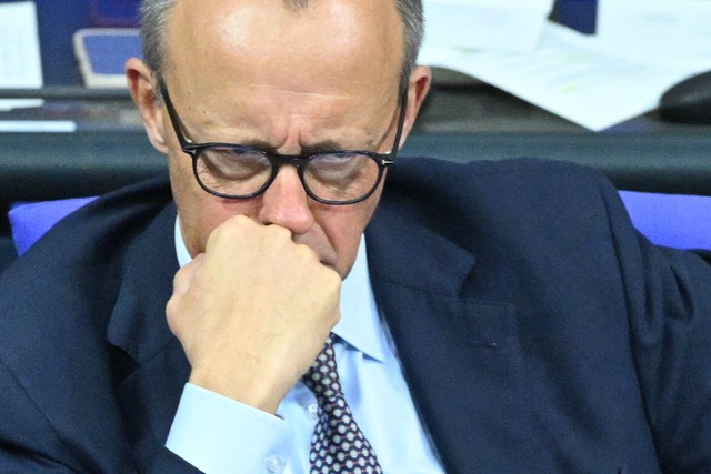 Die Rente ist durch - was kommt nun als n&auml;chstes auf den Kanzler zu?  | Foto: Christophe Gateau/dpa