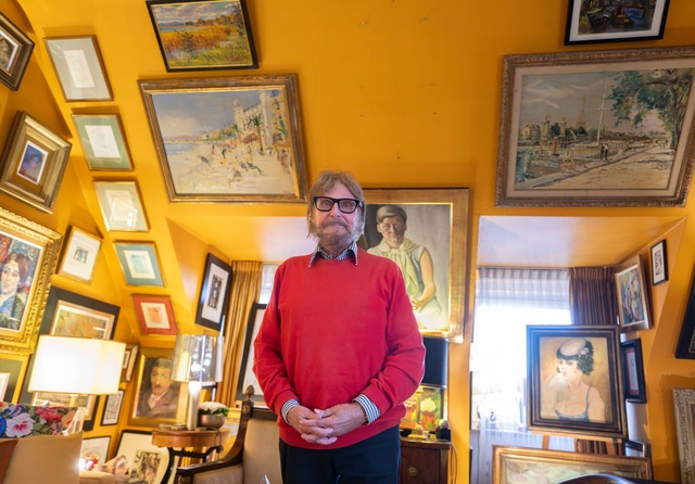 Wenn doch mal ein Platz an der Wand le...s Werk gerade an ein Museum verliehen.  | Foto: Boris Roessler/dpa